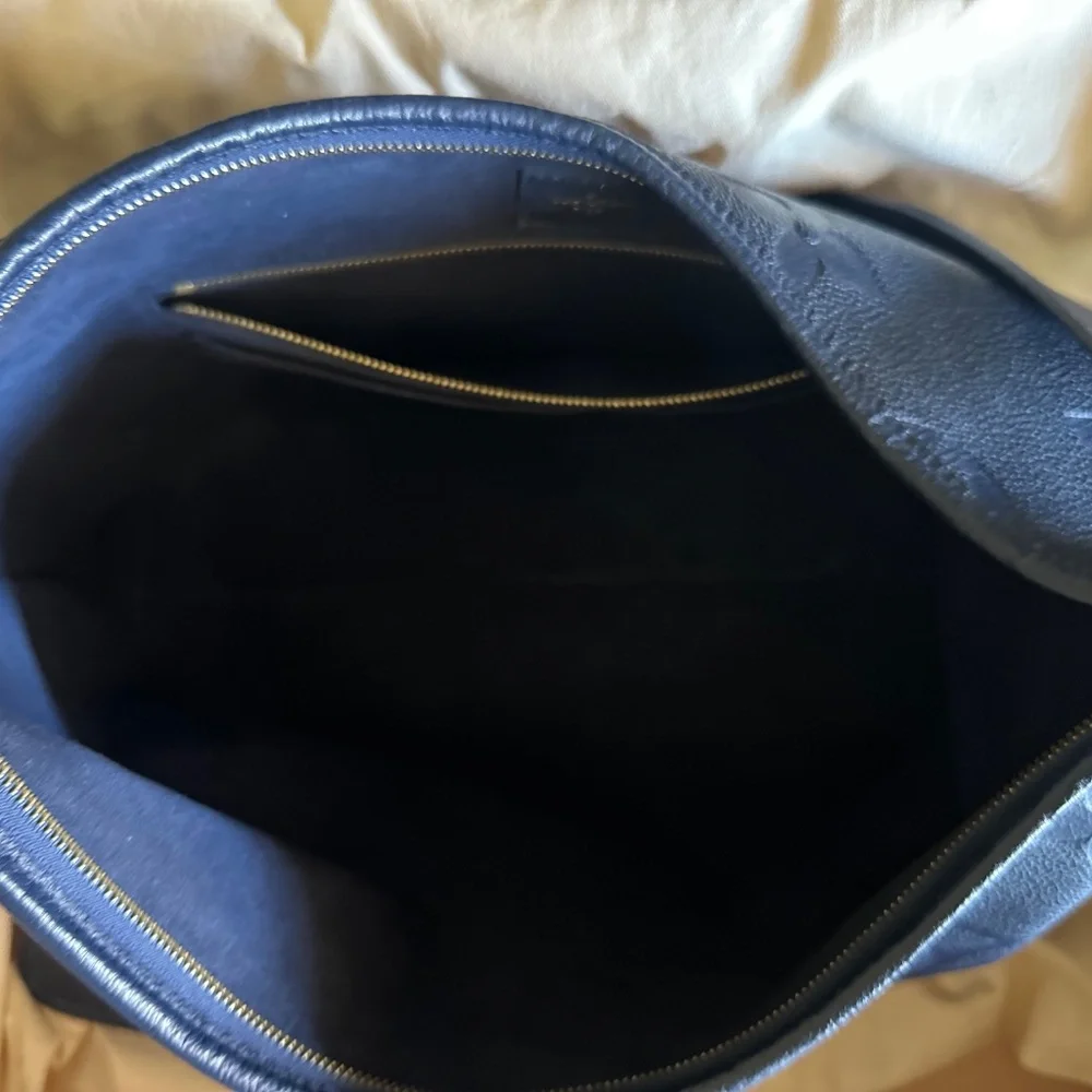 Louis Vuitton CarryAll MM Navy Blue - Picture 3 of 9